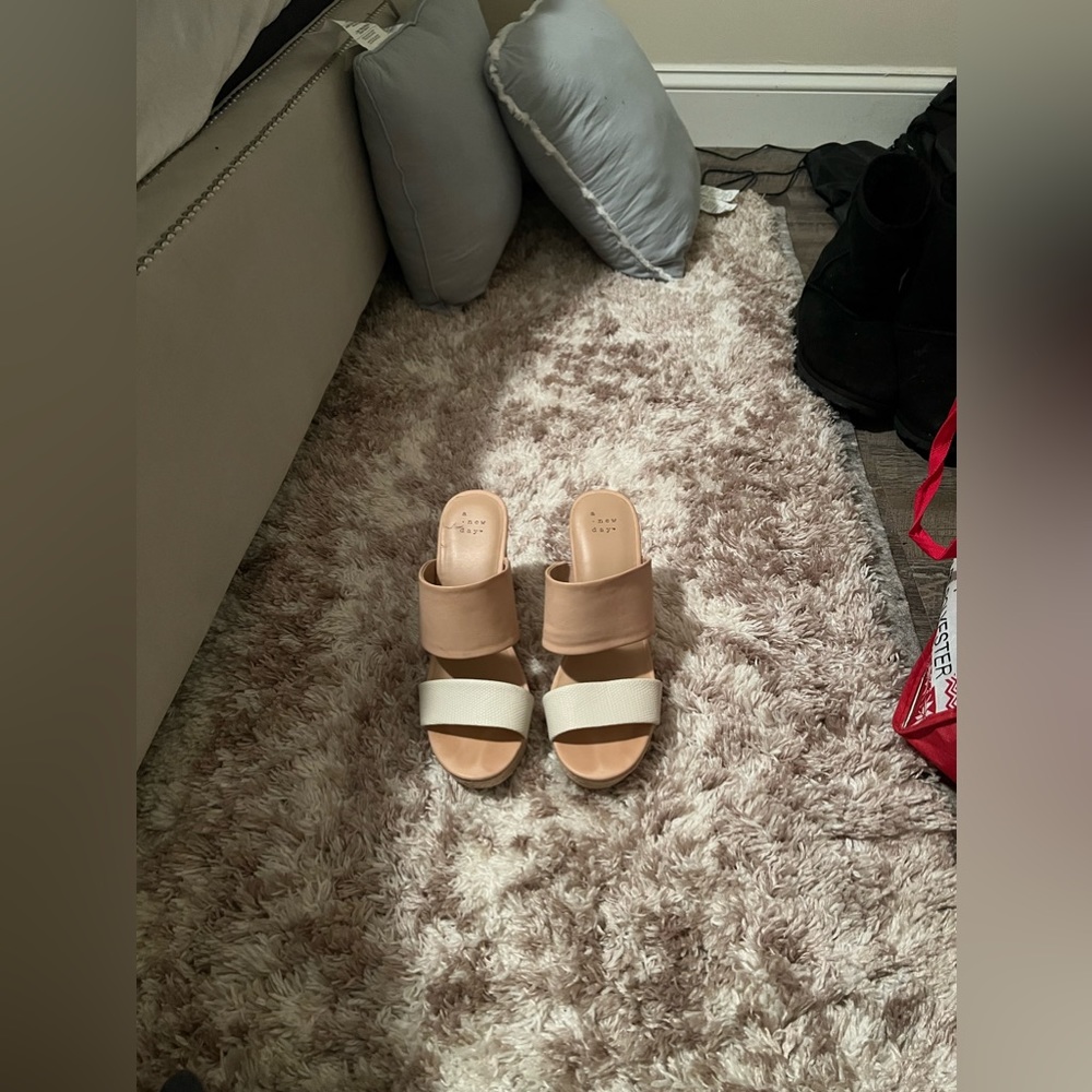 Wedge heels